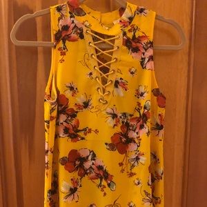 Beautiful floral lace-up shirt